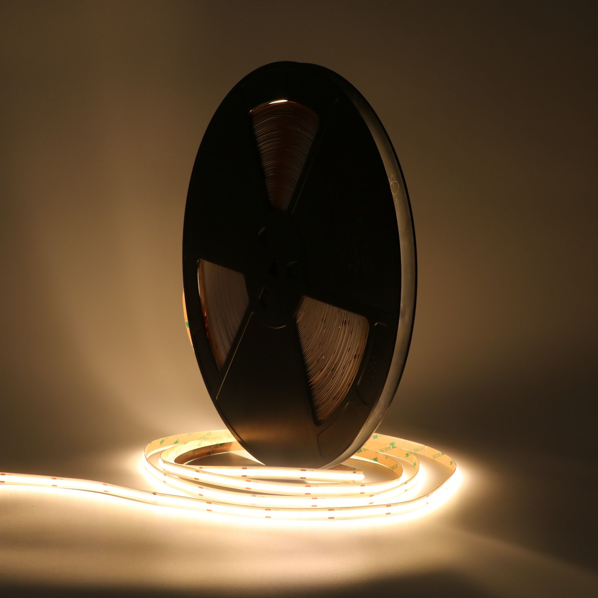 Upright reel with an illuminated ultra-long COB LED strip